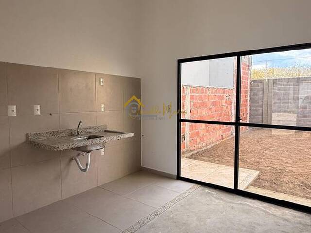 Casa para Venda em Feira de Santana - 3