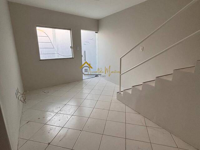 Casa para Venda em Feira de Santana - 2