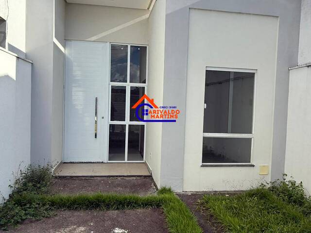 Casa para Venda em Feira de Santana - 2